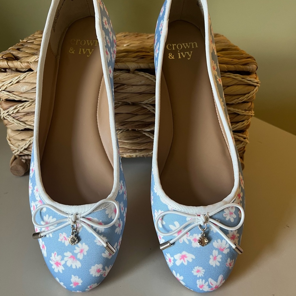 Crown & Ivy Blue and White Floral Loafers with Bow Detail